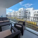Appartement A 2 Pas De La Plage Avec Parking A Royan - Fr-1-550-90