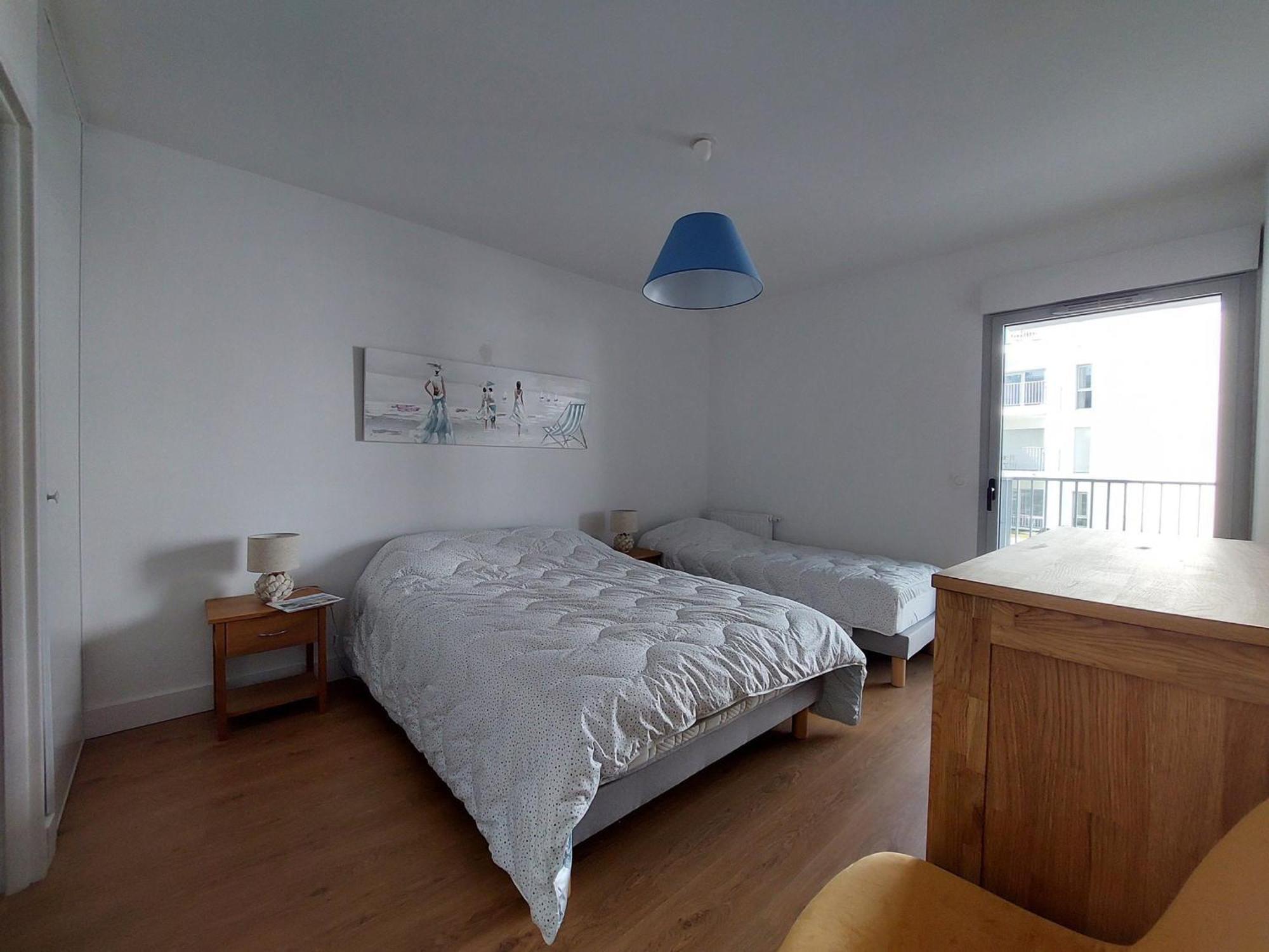 Appartement A 2 Pas De La Avec Parking A - Fr-1-550-90
